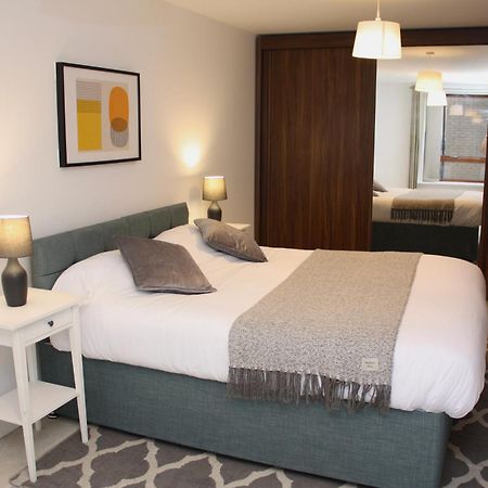2 Bed 2 Bath Apartment & Parking - Lgw 10Min Drive Кроули Екстериор снимка