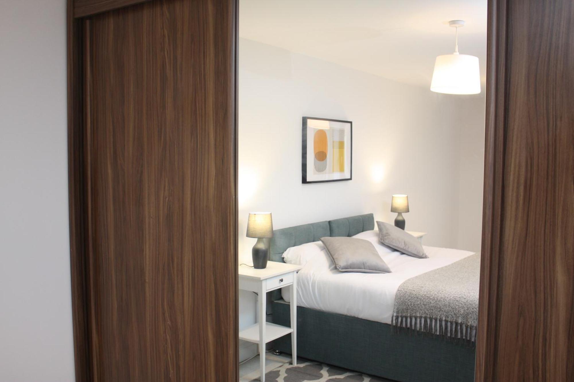 2 Bed 2 Bath Apartment & Parking - Lgw 10Min Drive Кроули Екстериор снимка