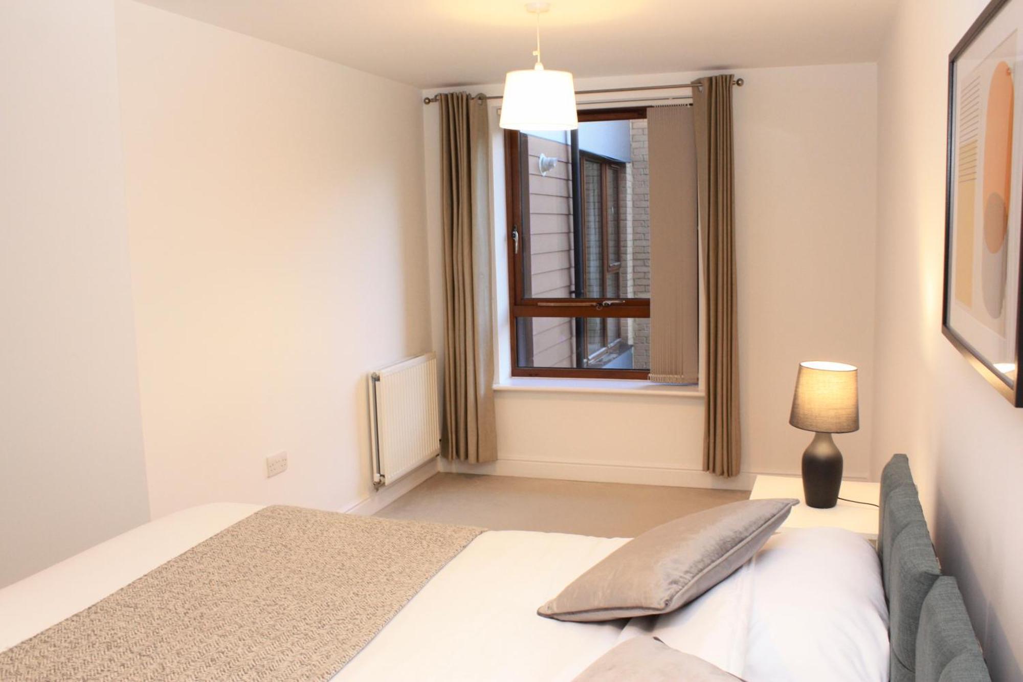 2 Bed 2 Bath Apartment & Parking - Lgw 10Min Drive Кроули Екстериор снимка